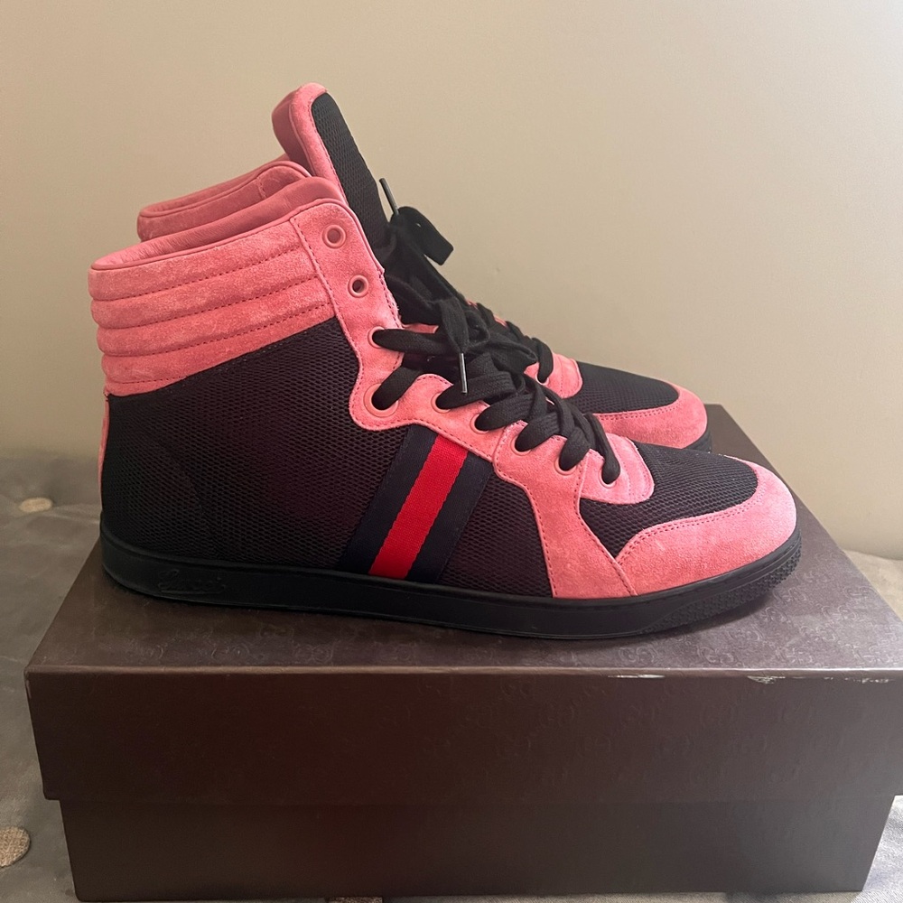 Gucci Pink Suede Thunder Stretch. US 13